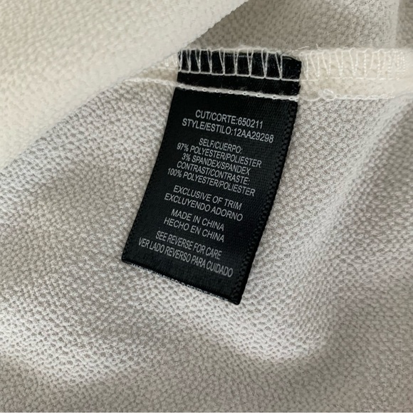 Signature Studio Lightweight Sleeveless Blouse Shirt with Gold Details size L - Picture 9 of 12